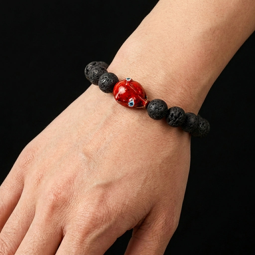 The Dormant Egg of the King Bracelet – Black Swordsman Series